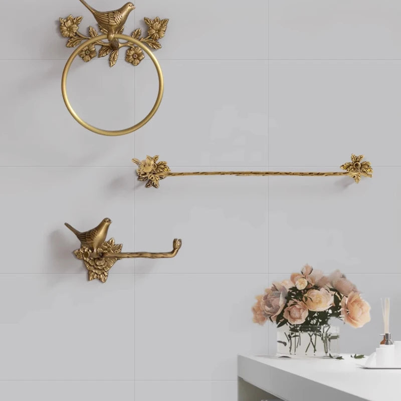 Retro Brass Bird Towel Ring Storage Rack Perforation-free Towel Rack for Bathroom and Bathroom Paper Towel Storage Wall Hanging