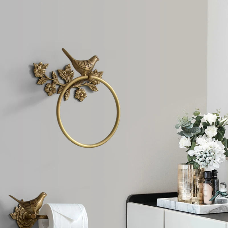 Retro Brass Bird Towel Ring Storage Rack Perforation-free Towel Rack for Bathroom and Bathroom Paper Towel Storage Wall Hanging
