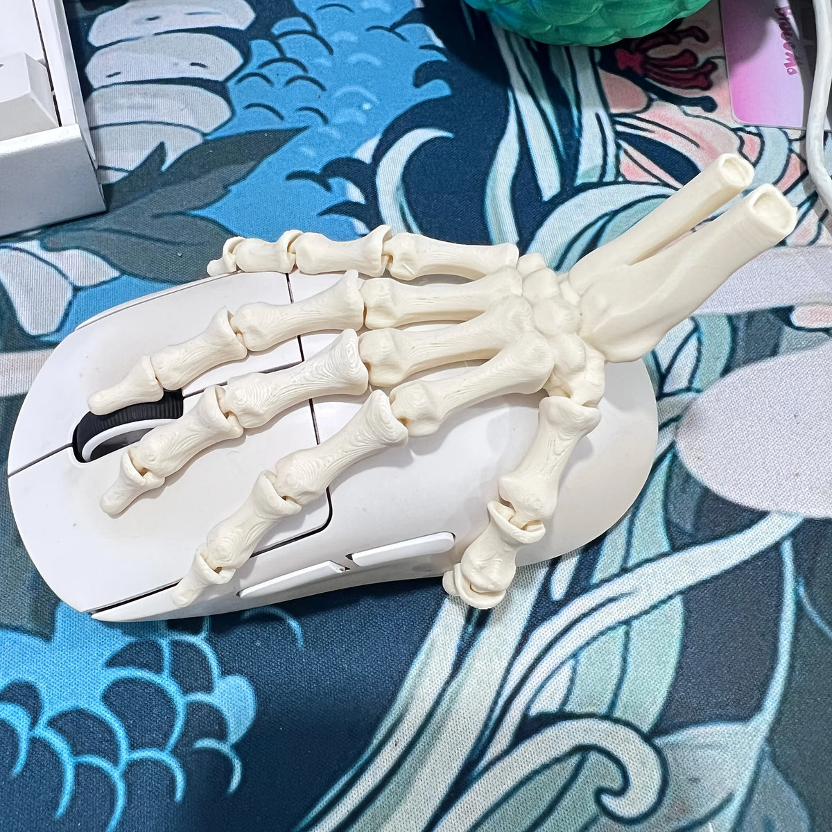 A Pair Scary Skull Hand Skeleton Human Hand Ghost Halloween Party Props Zombie Festival Haunted House Carnival Party DIY Decors