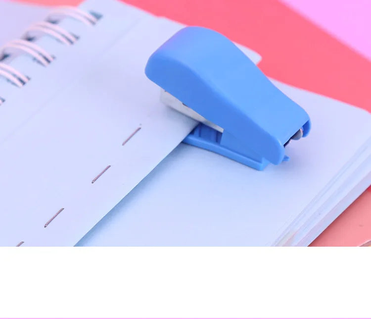 1Set Random Color Mini Size Stapler Set Solid Office Stationery Student Use For No. 10 Staples